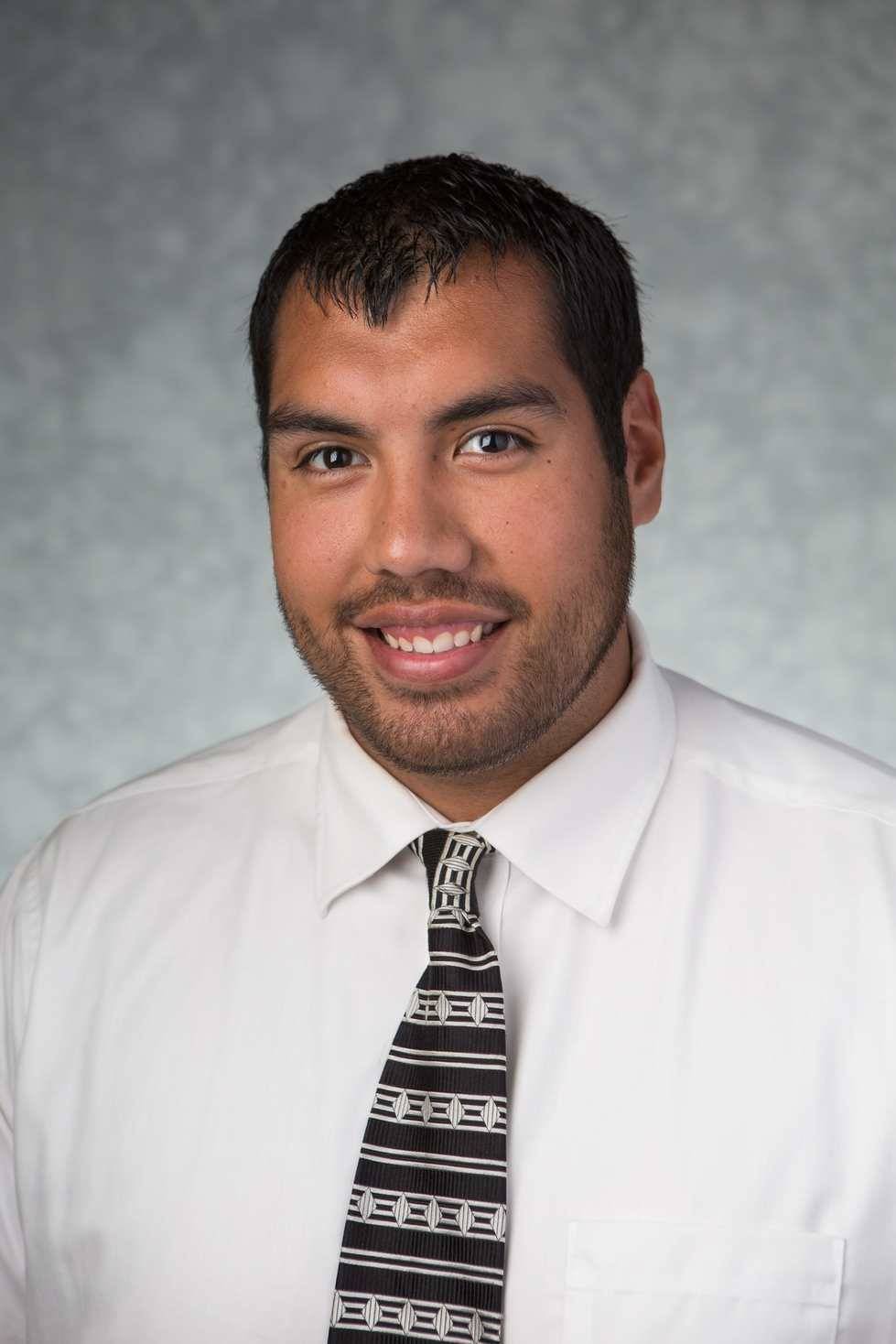 gabriel pena headshot